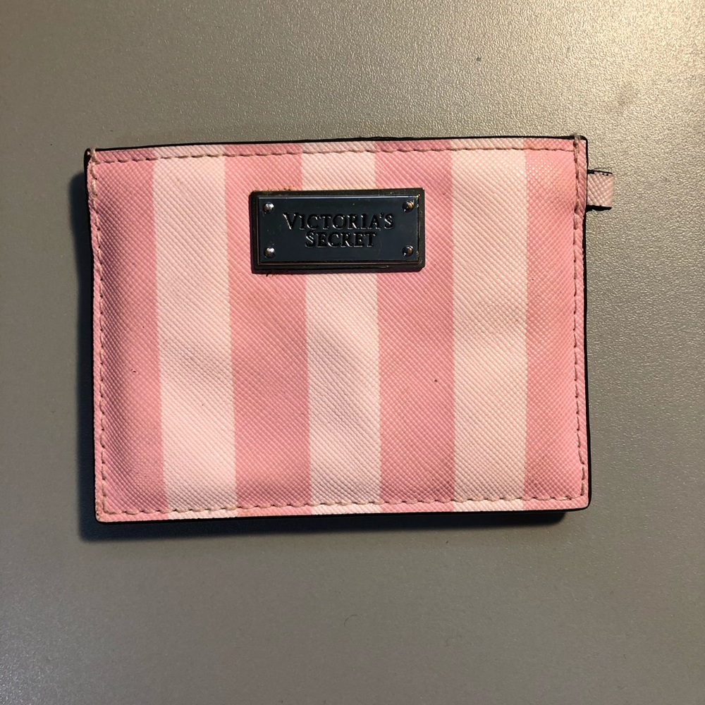 Free with purchase✨Small VS card holder